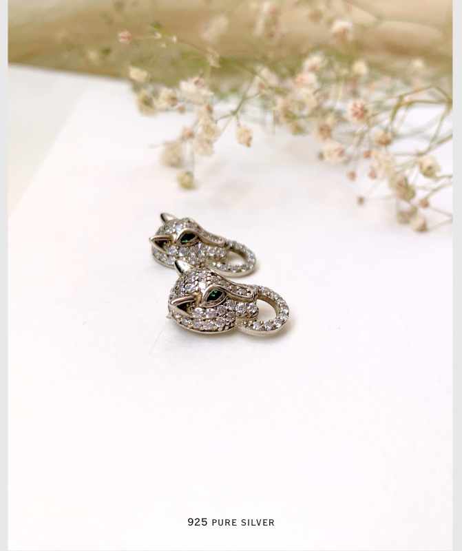 Panther ear stud 1