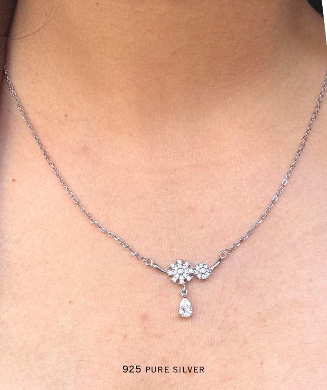 Floral pendant chain