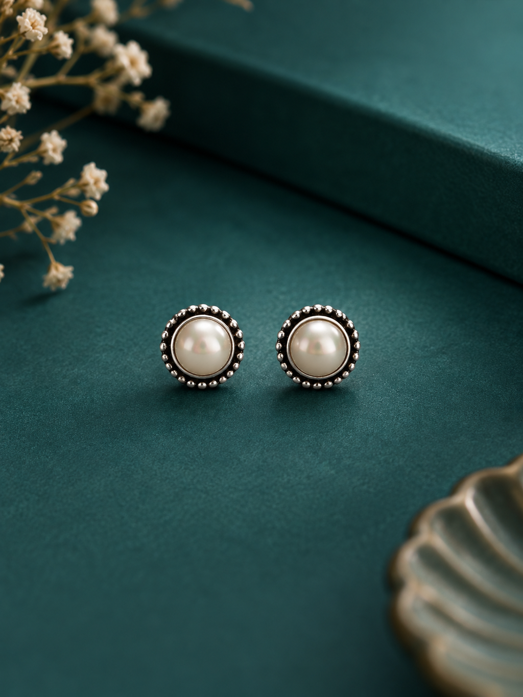 925 Silver Pearl Oxi Stud