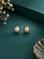 925 Silver Pearl Oxi Stud