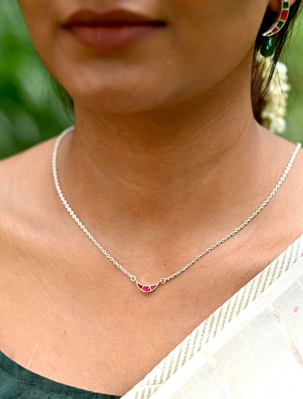 Mini Chand Red Chain Pendant