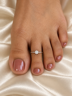 Daisy 925 Silver Cz Toe Ring