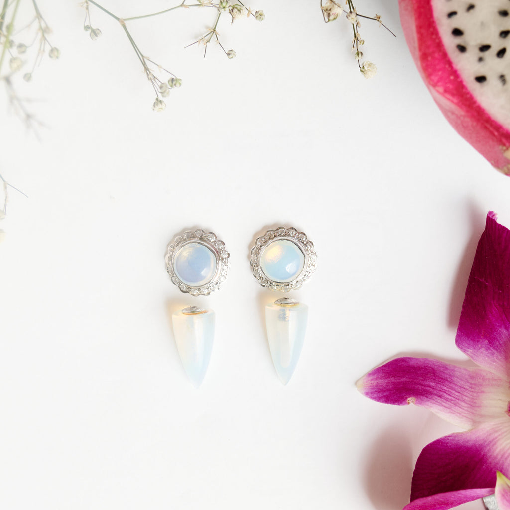 Flower cone white stud