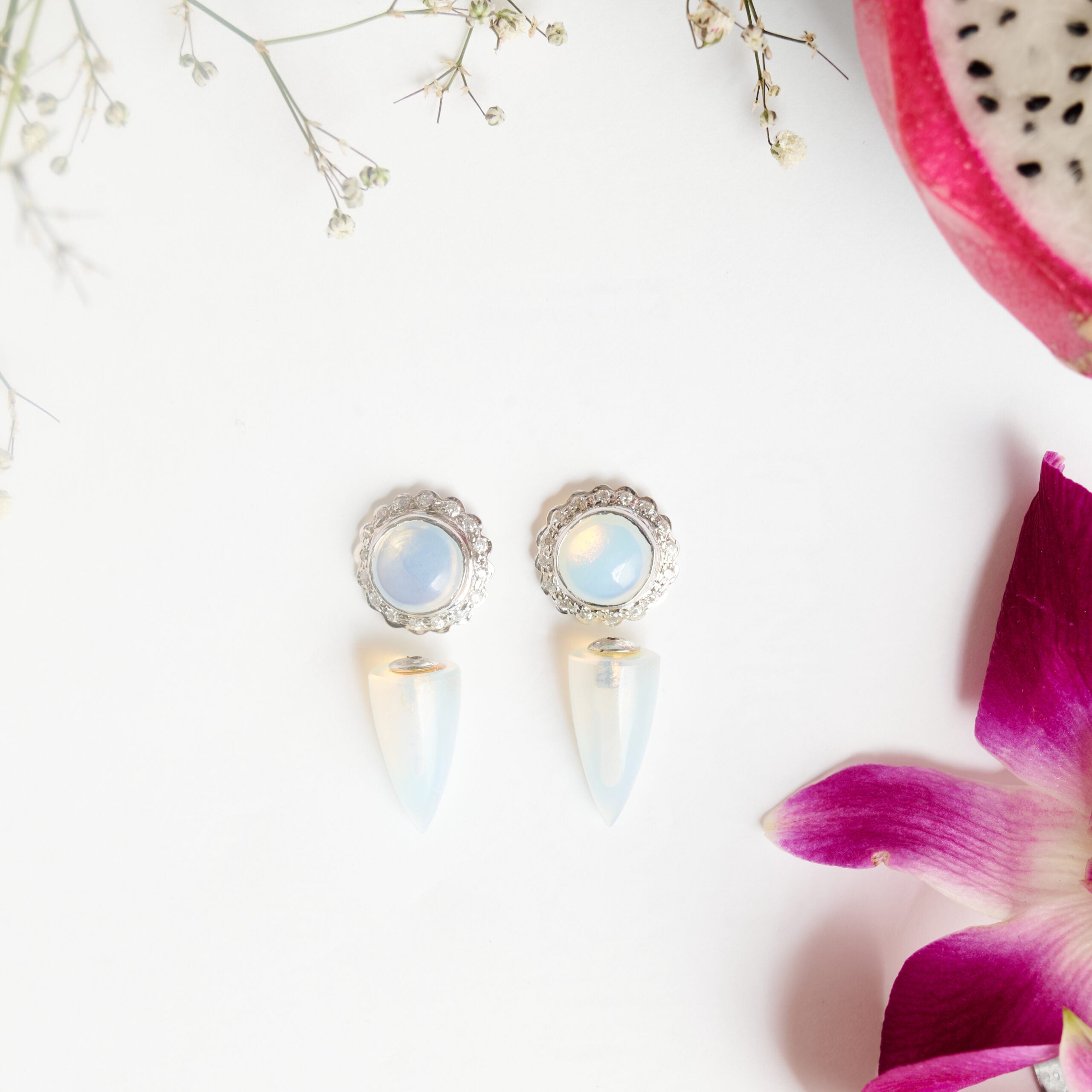 Flower cone white stud