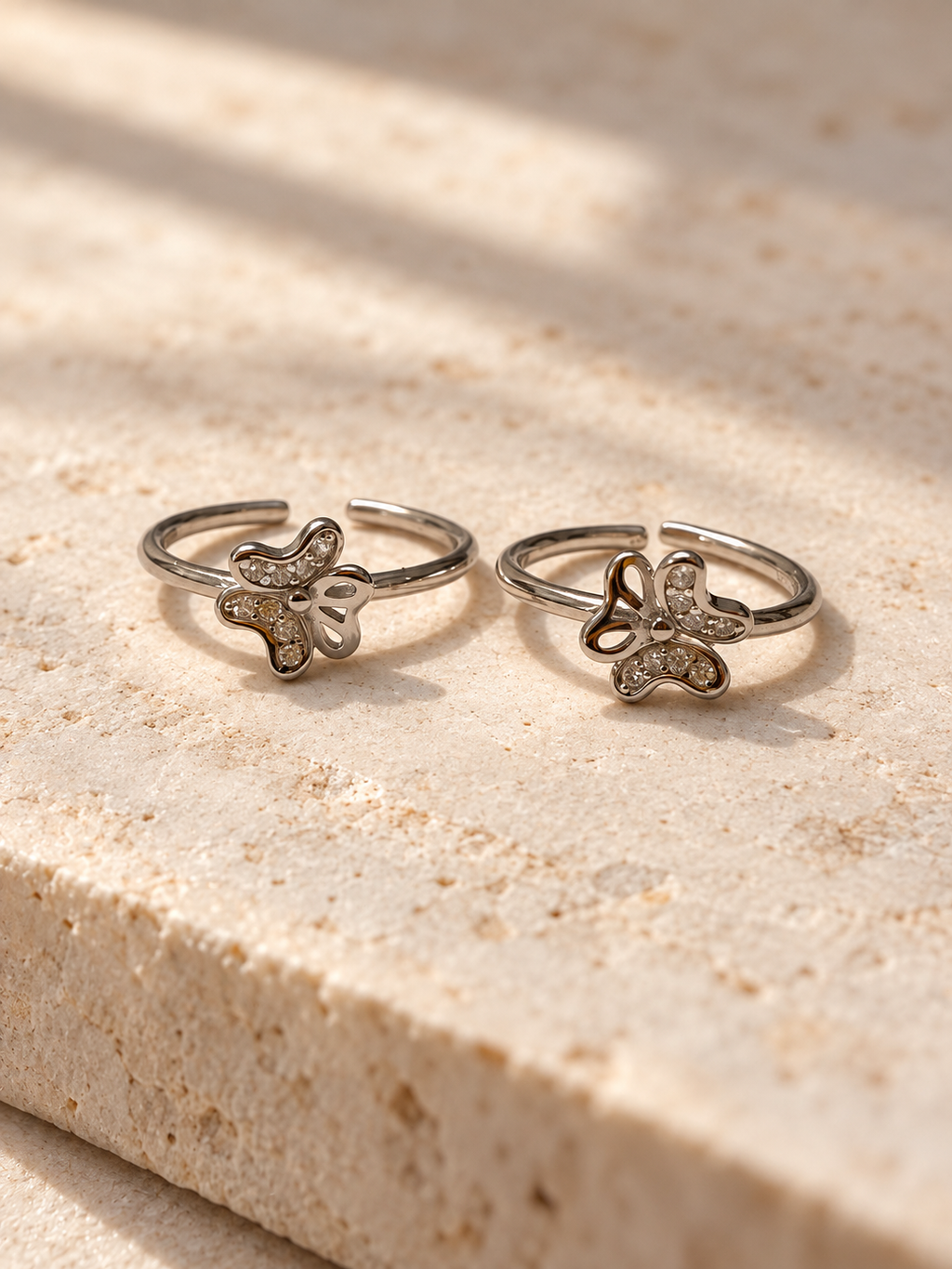 Three Petal 925 Silver Cz Toe Ring