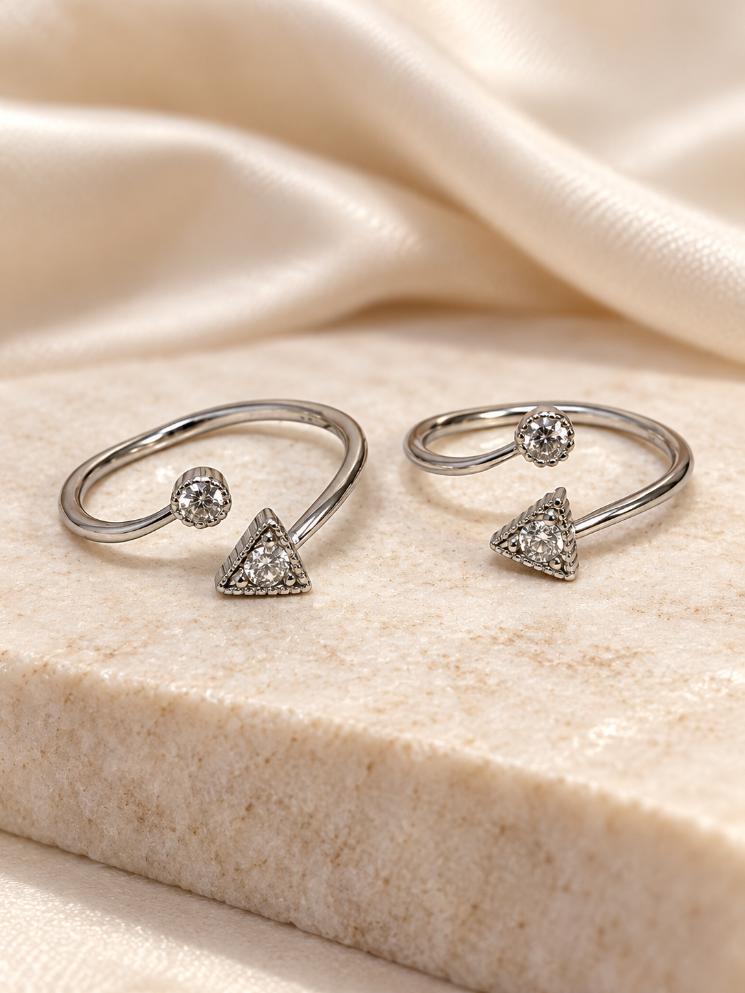 Leaf 925 Pure Silver Toe Rings for Women with CZ Stones – Adjustable Bichiya Pair